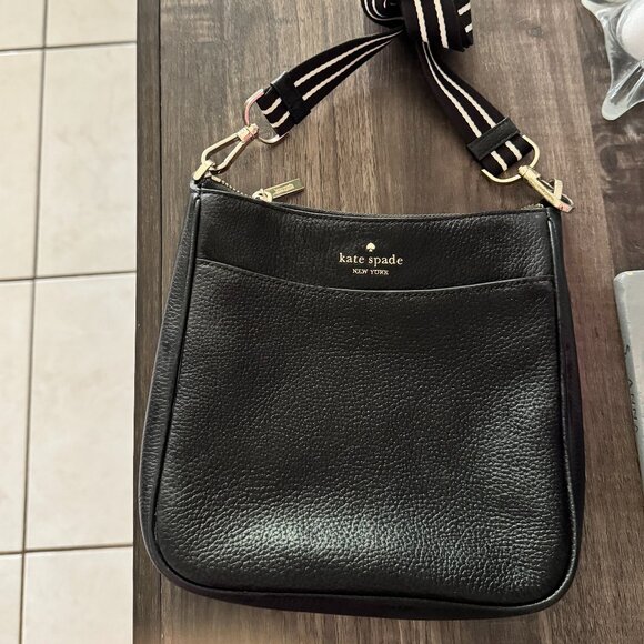 Kate Spade Purse - Picture 1 of 3